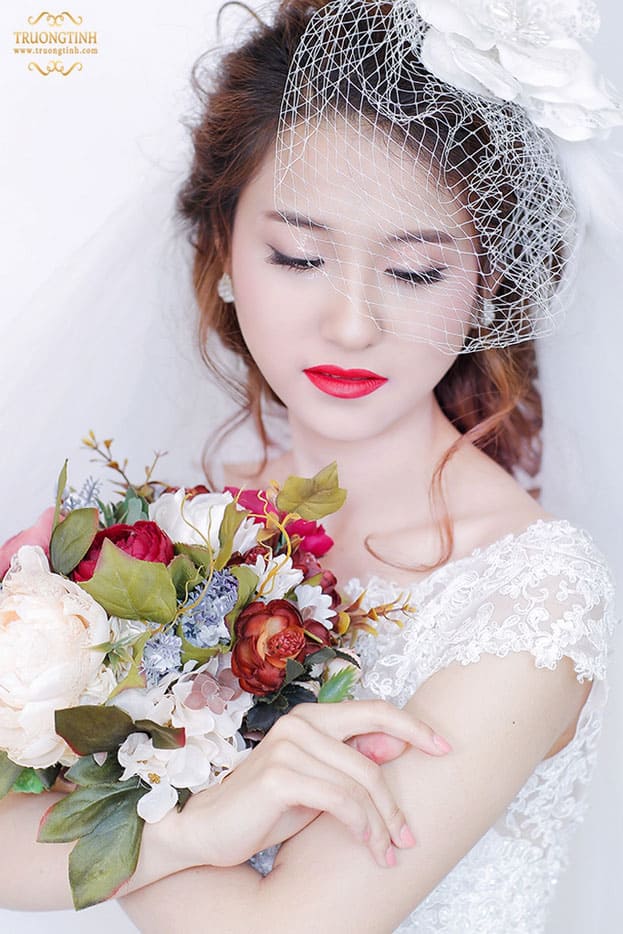 Đẹp quyến rũ với style môi đỏ cổ điển